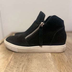 Steve Madden Black Suede Wedge Sneaker, size 7